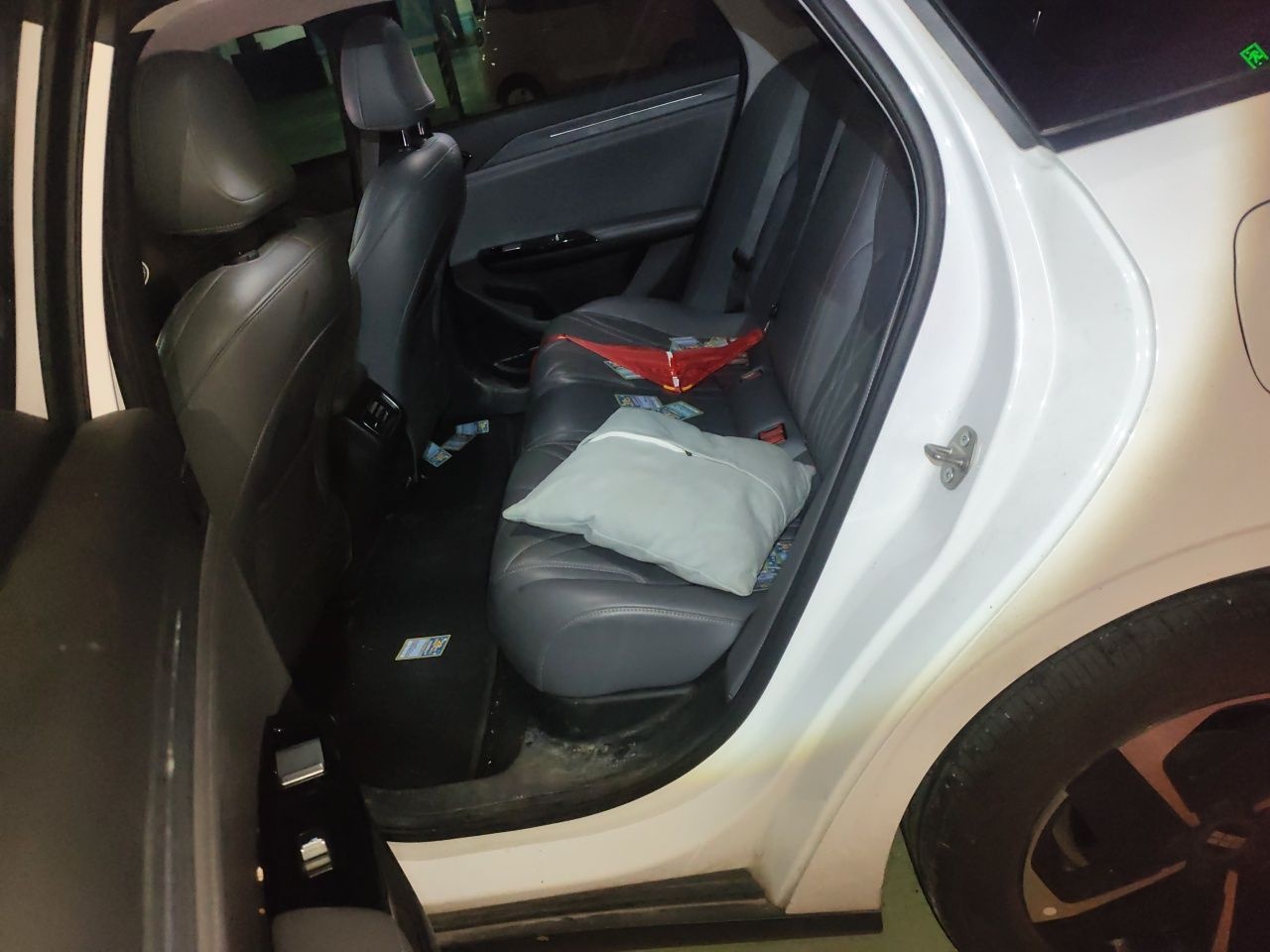 Geely Galaxy L6 2025 EM-i 140km Explorer+ Edition — снимка 17