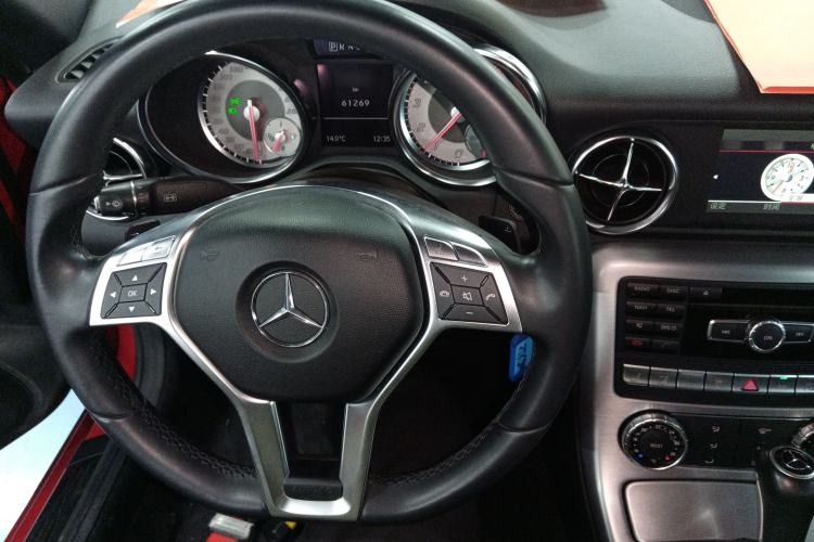 Used Mercedes-Benz SLK-Class 2011 SLK 200 Fashion Model
