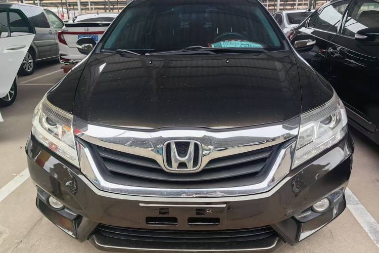 Used Honda Crider 2015 1.8L automatic luxury edition
