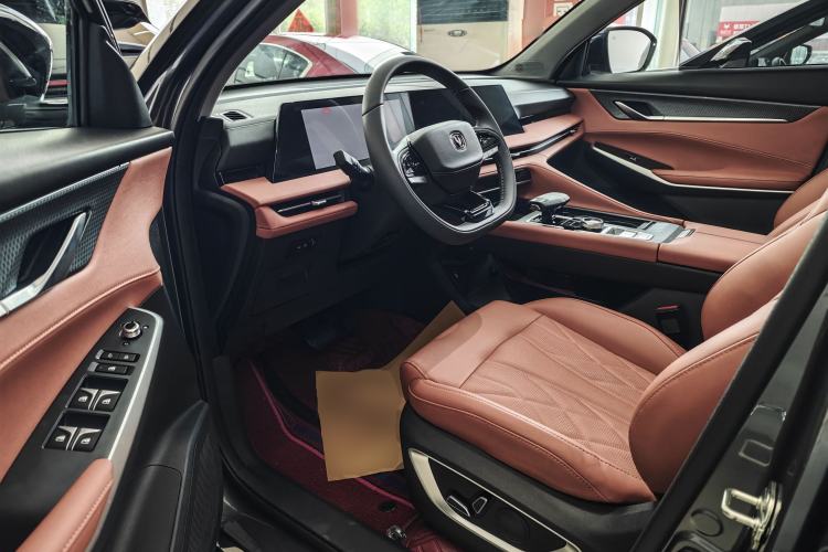 Used CHANGAN CS75 PLUS 2024 3rd Generation Champion Edition 1.5T Intelligent Drive Dynamic Model Driver Seat