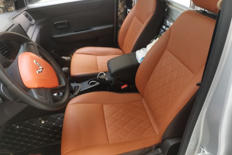 Used Wuling Hongguang V 2019 1.5L Jingqu Edition Sealed-Window Vehicle China VI LAR
