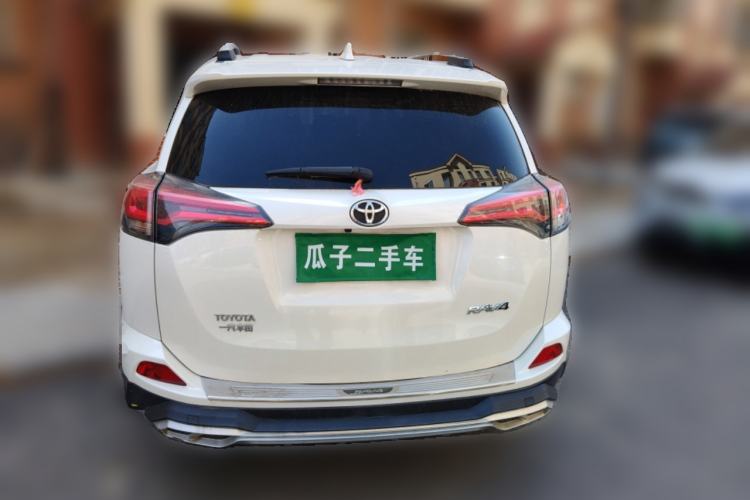 Used Toyota RAV4 2016 2.0L CVT Two-Wheel Drive Comfort Edition China V Standard
