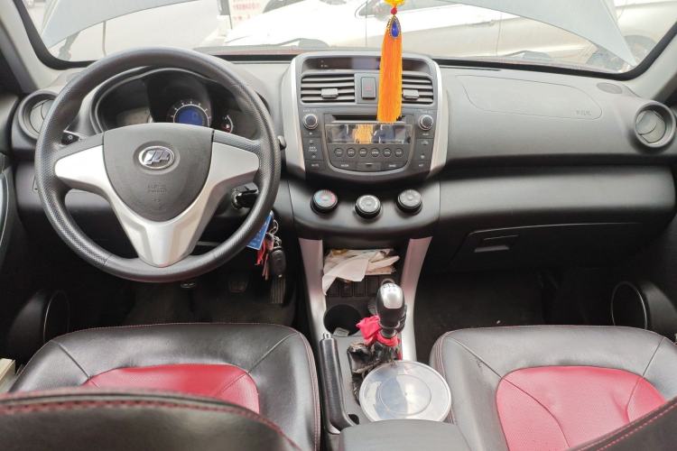 Used Lifan Auto X60 2015 1.8L Manual Comfort Model China V Standard
