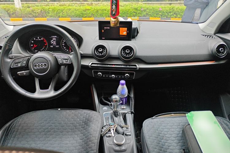 Used Audi Q2L 2020 35 TFSI Fashion Dynamic Model Center Console