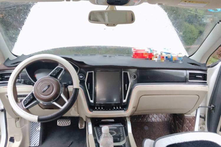 Used Zotye T700 2017 1.8T Dual-Clutch Prestige Model Center Console