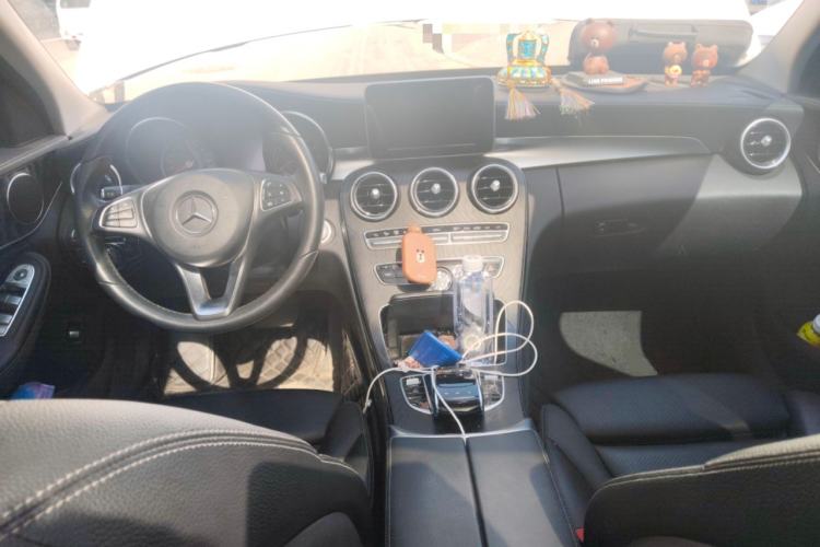 Used Mercedes-Benz C-Class 2017 Facelift C 200 L Sport Edition Center Console