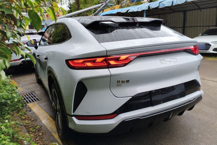 Used BYD Song L EV 2025 Intelligent Driving Version 662 km LiDAR Excellence Edition
