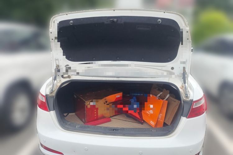 Used Bestune B70 2014 2.0L automatic luxury version Trunk