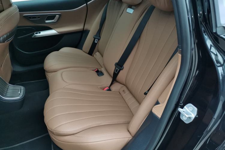 Used Mercedes-Benz E-Class New Energy 2024 E 350 e L Plug-in Hybrid Sedan Left Rear Seat