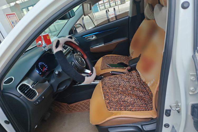 Used Kia KX Cross 2017 1.4L AT GLS Left Front Seat