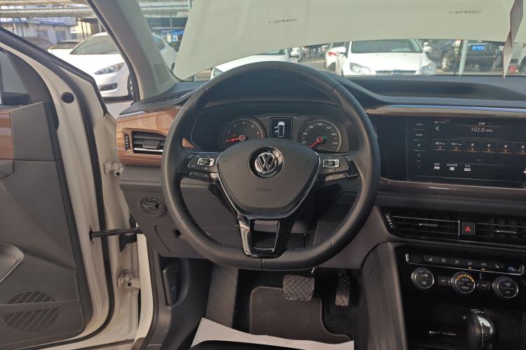 Used Volkswagen Tharu 2020 280TSI Two-Wheel Drive Luxury Edition China VI Standard