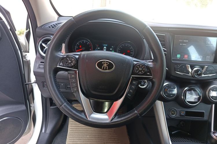 Used BYD Song 2016 GaiShi Edition 1.5TI Manual Elite Model Steering Wheel