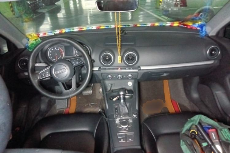 Used Audi A3 2020 Restyled Sportback 35 TFSI Entry-Level China VI Emission Standard Center Console