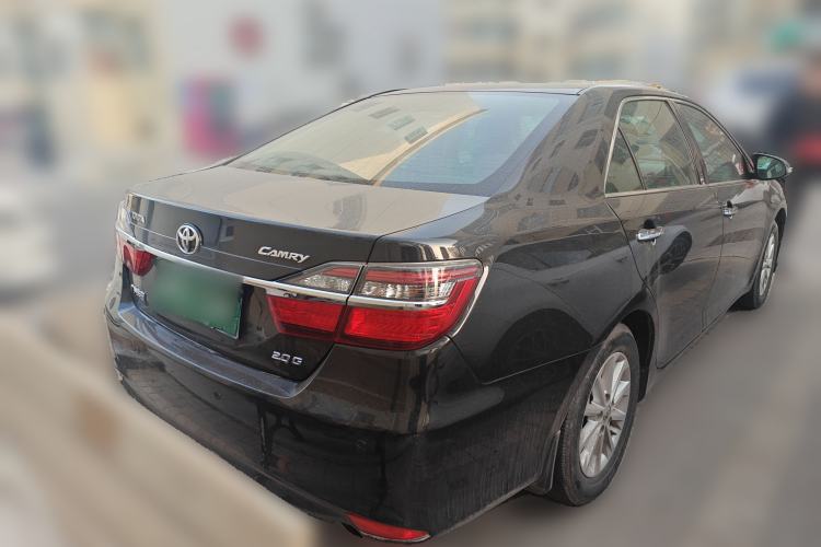 Used Toyota Camry 2016 2.0G 10th Anniversary Leading Edition
