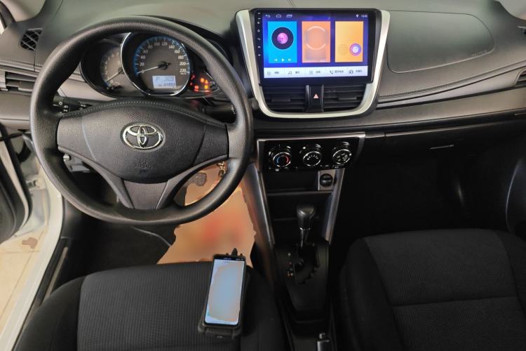 Used Toyota YARiS L Zhi Xiang 2019 1.5E CVT Dynamic Edition China VI compliant Center Console