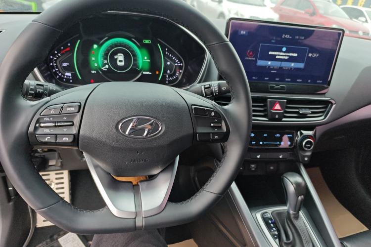 Used Hyundai Lafesta 2019 280TGDi Smart Speed Version China VI Standard Center Console