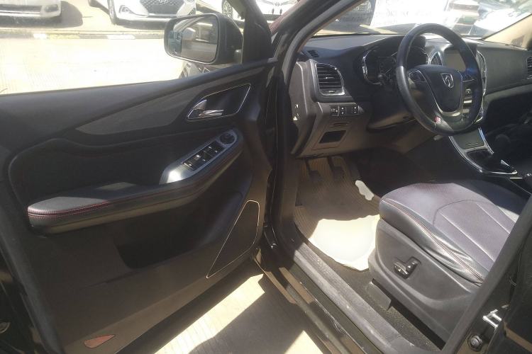 Used Baojun 560 2015 1.8L manual luxury version