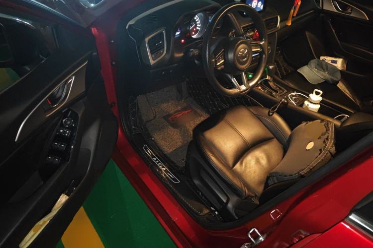 Used Mazda 3 Axela 2017 Hatchback 1.5L Automatic Luxury Model Emission Standard China V