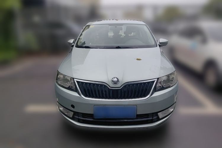 Used Skoda Rapid 2013 1.6L Manual Smart Selection Model
