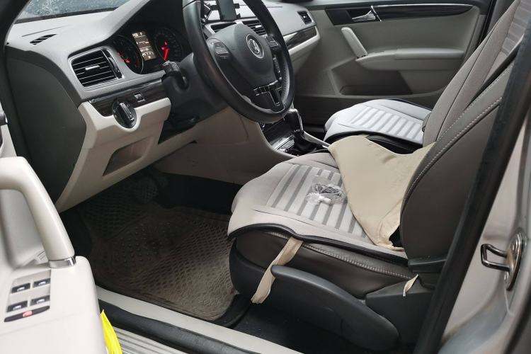 Used Volkswagen Gran Lavida 2013 1.6L Automatic Luxury Model
