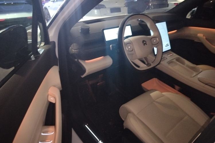 Used Nio ES6 2024 75 kWh Driver Seat