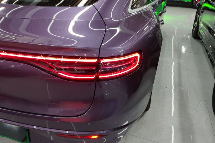 Used Hima Luxeed S7 2025 785 km Ultra