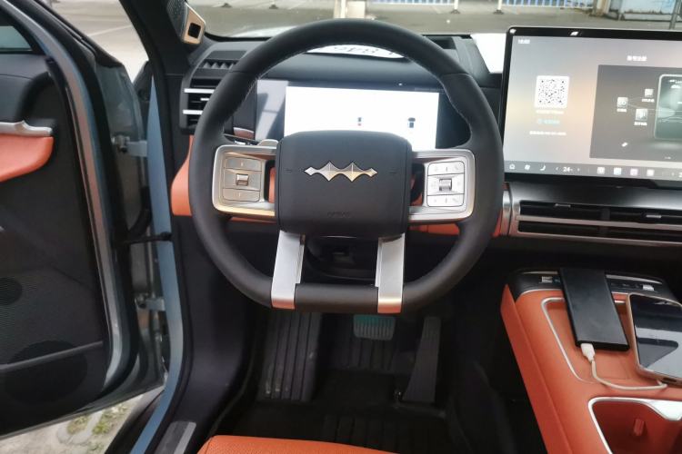 Used Formula Leopard Tai 7 2025 Model 135 km Two-Wheel Drive Pro Edition Steering Wheel