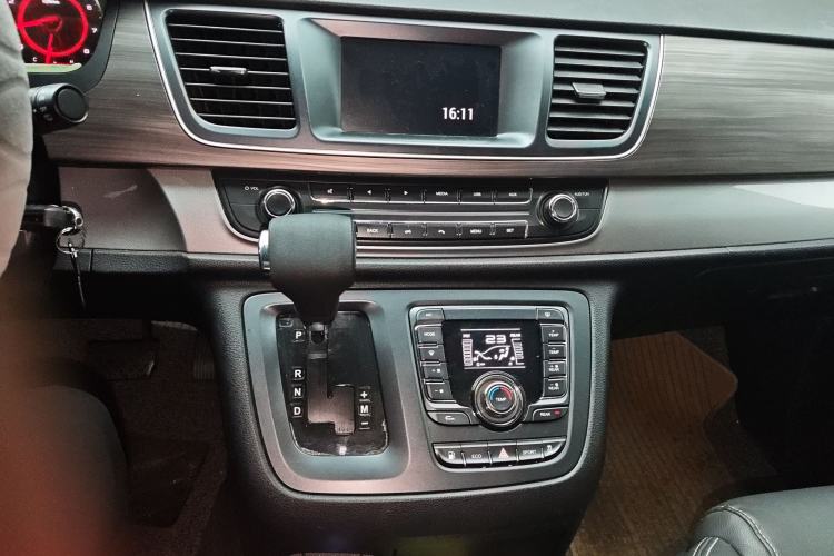 Used SAIC MAXUS G10 2018 PLUS 2.0T Automatic Elite Edition Audio And AC Panel