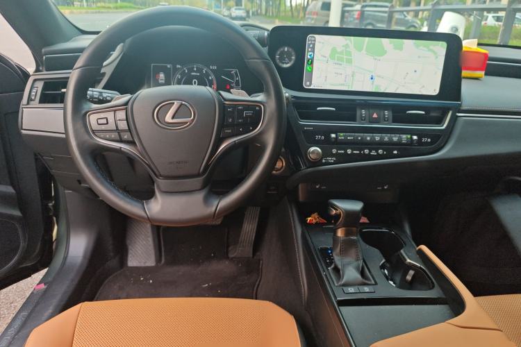 Used Lexus ES 2022 200 Excellence Edition Center Console