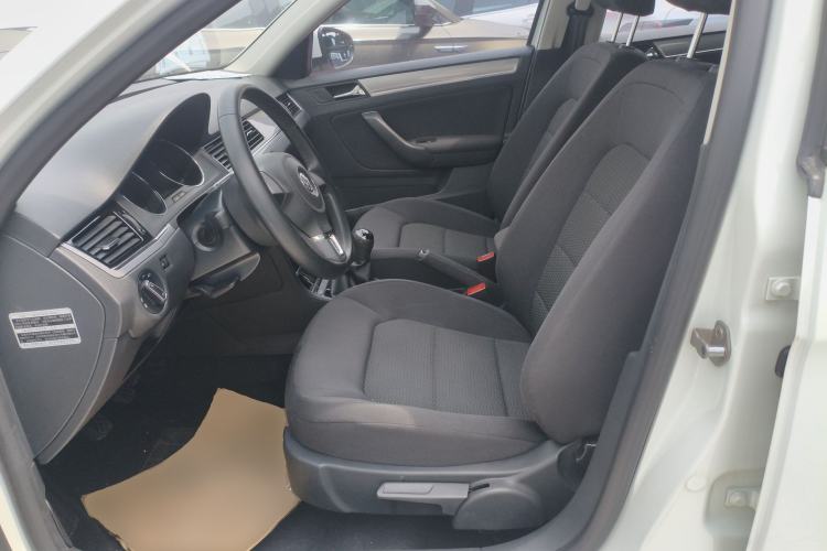 Used Volkswagen Bora 2015 Value Edition 1.6L Manual Fashionable Style
