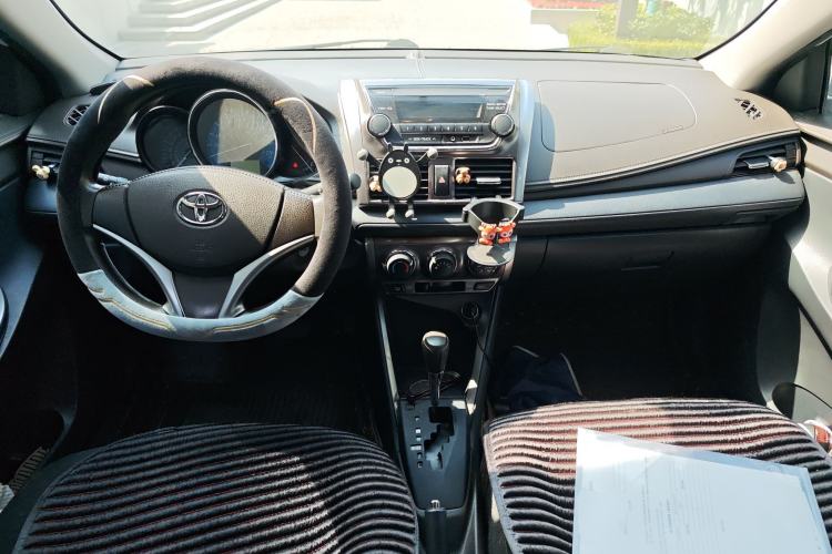 Used Toyota YARiS L Zhi Xuan 2015 1.5E Automatic Charm Edition