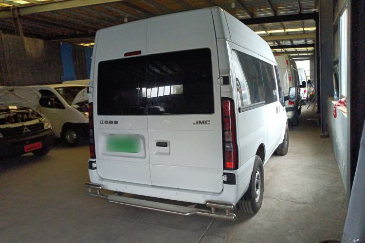 Used JMC Fushun 2025 2.0T 6MT Diesel Short-Wheelbase Mid-Roof Commercial Multi-Purpose Passenger Vehicle with 5/6 Seats
