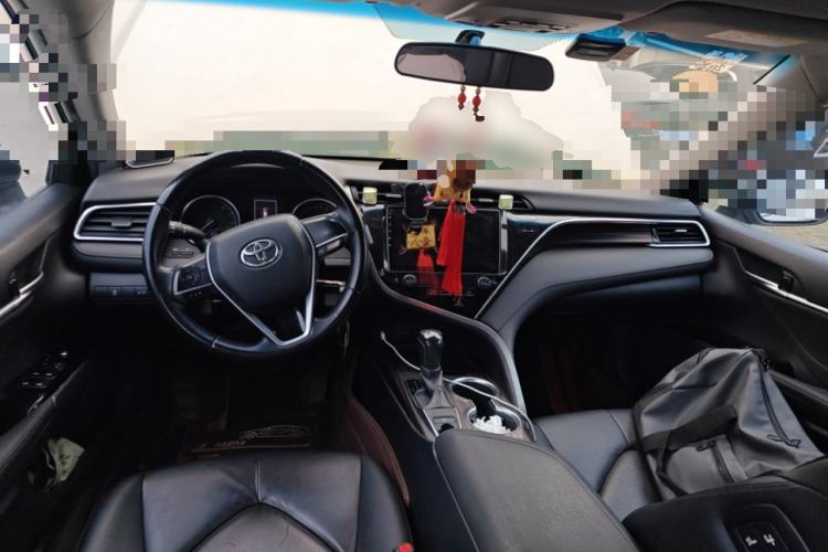 Used Toyota Camry 2018 2.0E Leading Edition Center Console