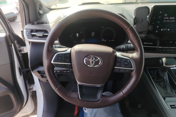 Used Toyota Granvia 2023 2.5L Hybrid Flagship VIP Edition
