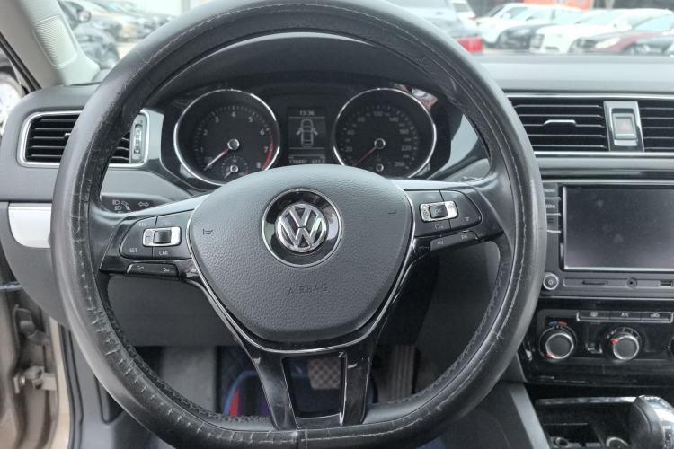 Used Volkswagen Sagitar 2018 280TSI DSG Ignite Edition Steering Wheel