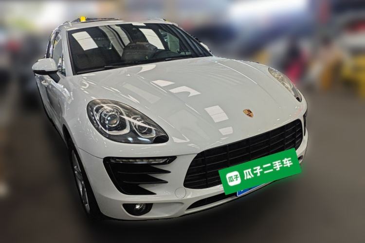 Used Porsche Macan 2017 Macan 2.0T Front Right 45 Deg
