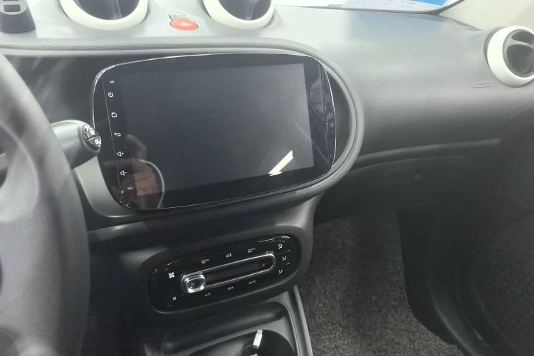 Used smart forfour 2018 1.0L 52 kW Dynamic Edition