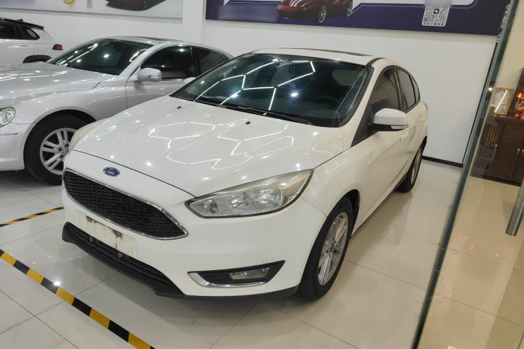 Used Ford Focus 2015 Hatchback EcoBoost 125 Automatic Supreme Style Edition