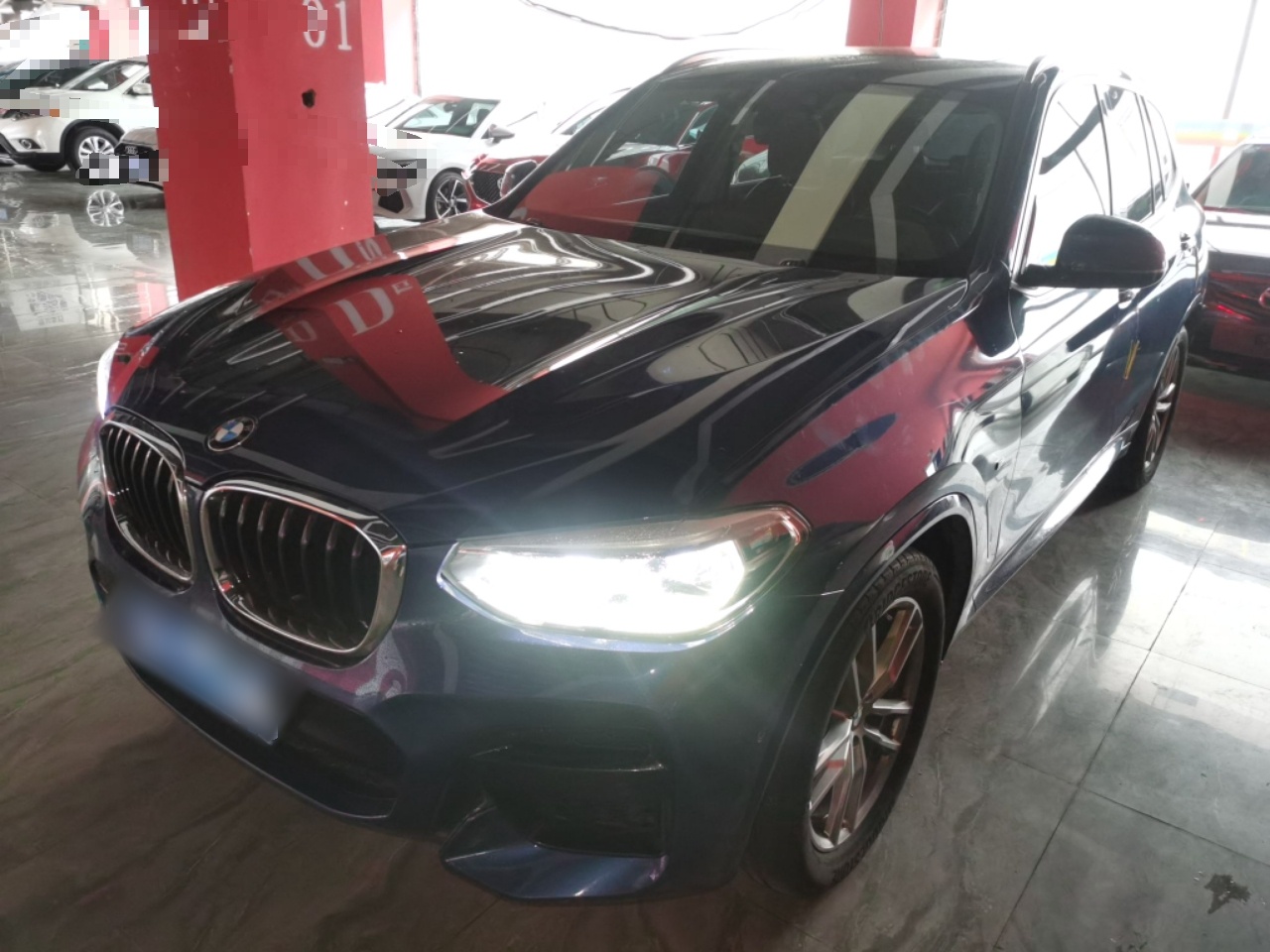 Под передней частью автомобиля