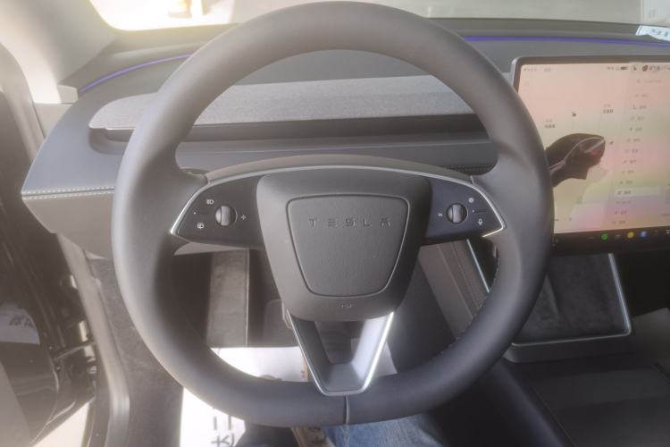 Used Tesla Model Y 2025 Rear-Wheel-Drive Version