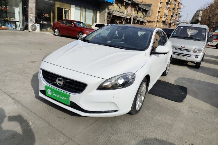 Used Volvo V40 2014 2.0T Zhiya Edition