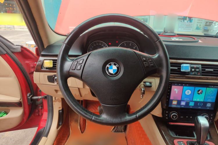 Used BMW 3 Series 2011 320i Luxury Edition Steering Wheel