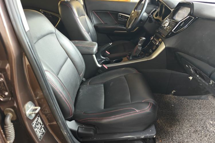 Used Huatai Santa Fe 2016 1.5T Gasoline Manual Two-Wheel Drive Smart Enjoyment i3 Model
