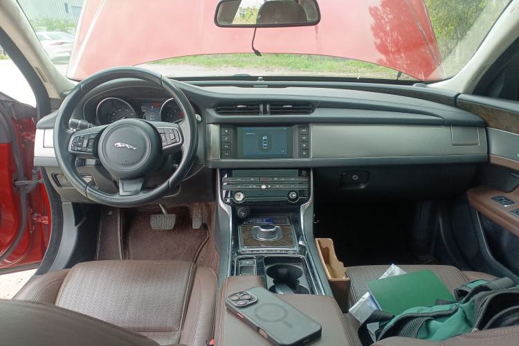 Used Jaguar XFL 2017 XFL 2.0T 240PS Luxury Edition Center Console