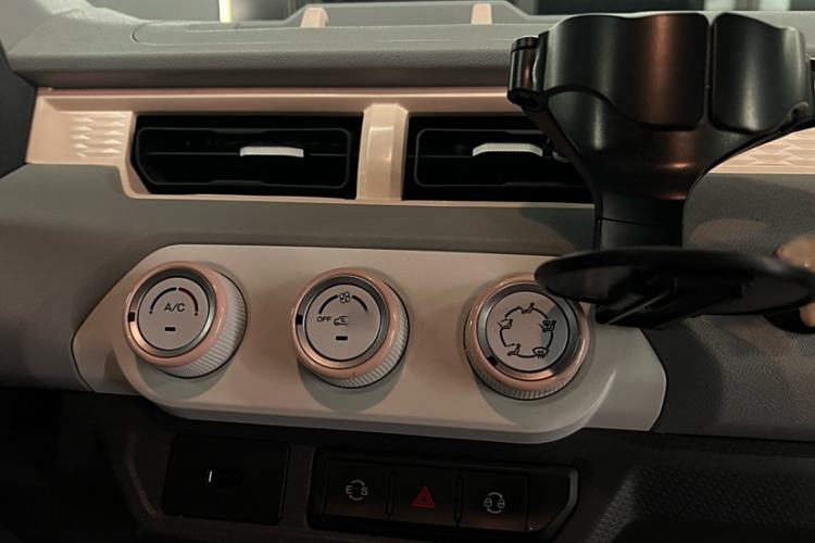 Used Chery New Energy QQ Ice Cream 2022 170km Sundae Phosphate Lithium-Ion