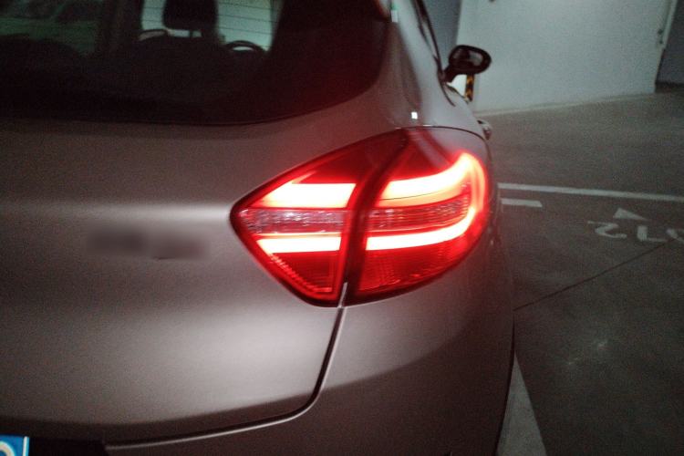 Used Geely Auto Emgrand GS 2016 Sport Edition 1.3T Automatic LingShang Model Right Rear Taillight