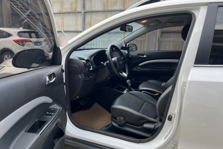 Used Kia kx1 Stonic 2021 1.4L CVT Fun Edition Exterior 5