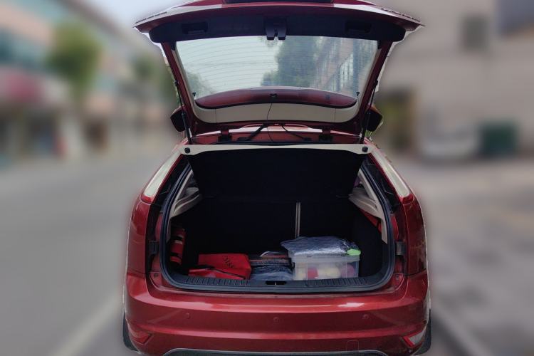 Used Ford Focus 2013 Hatchback Classic 1.8L Automatic Fashion Edition Trunk