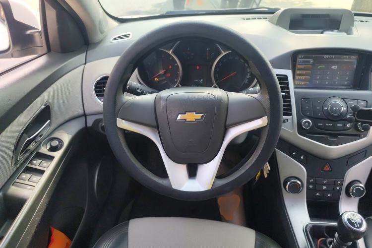 Used Chevrolet Cruze 2013 1.6L SE MT Steering Wheel