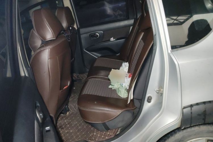 Used Nissan Livina 2010 Jingrui Edition 1.6L Manual Standard Model Left Rear Seat